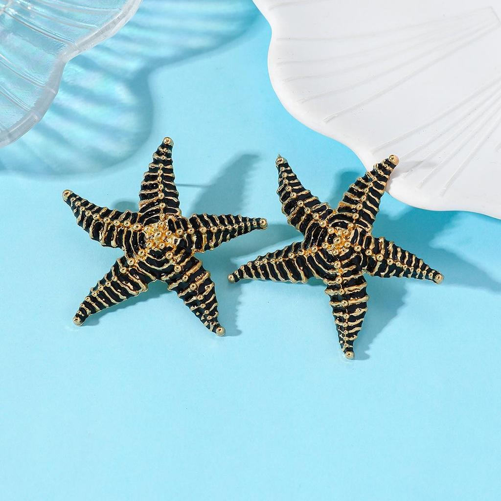 European Starfish Beach Style Earrings: Trendy Metal Drip Oil Fashion for Daily Wear