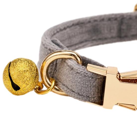 קולר חתול מתכוונן קולר חיות מחמד רך עם פעמון נשלף קולר חיות מחמד בצבע אחיד לכלבים קטנים חתולים גורים טיולים בחוץ בטיחות