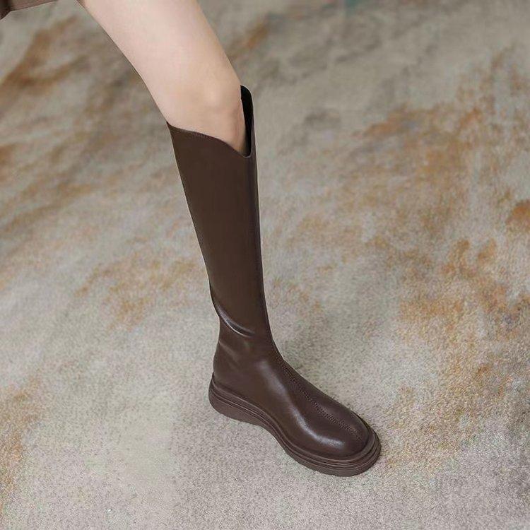 

Но женские ботфорты 2025 осенне-зимней моды новая корейская версия задняя молния V-образный вырез универсальные, удобные и элегантные эластичные 40