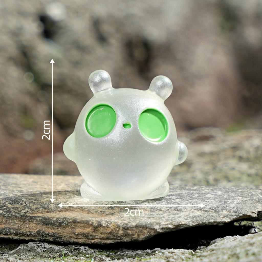 Glow-in-the-Dark Resin Figurine Micro-Scenery Decorative Ornament Cartoon- Adorable Viral Glowing Desktop Craft Item