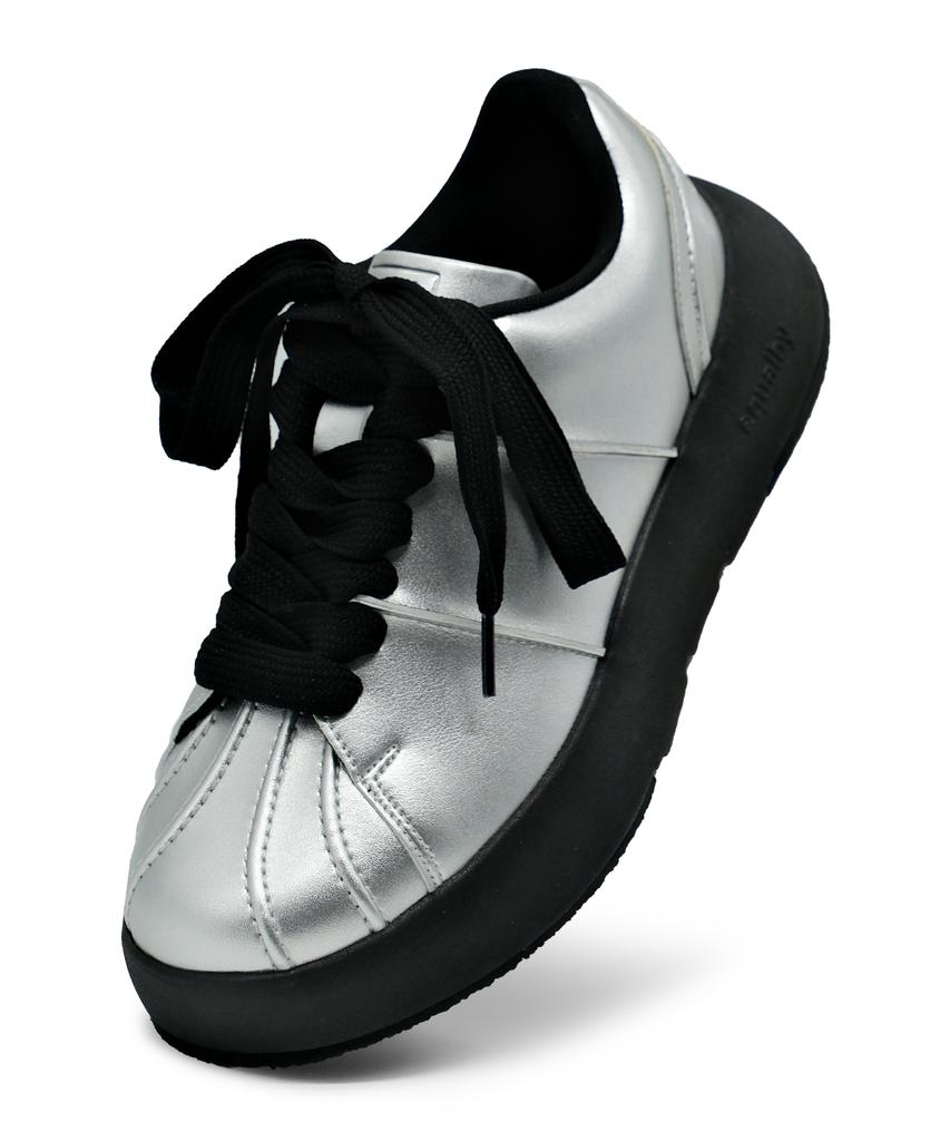 Equalby Madeleine / Silver