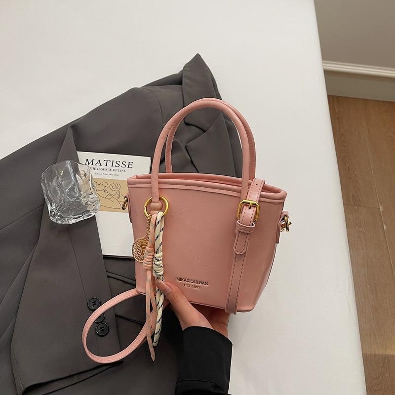 High-end Contrasting Color Portable Bucket Bag Women's New Spring and Summer Fashion Messenger Bag Commuter Small Bag