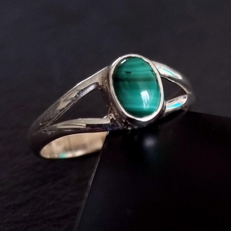 Inel de malachit, argint 925, inel stivuibil, inel de declarație, inel lucrat manual, inel de designer, inel oval, cadou de Crăciun