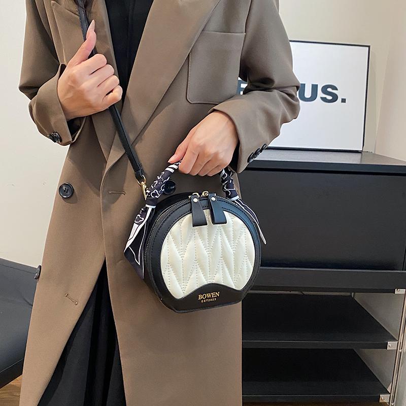 Französische Nischen-High-End-Handtasche für Damen, neue Herbst-/Wintermode, vielseitige kleine runde Tasche, beliebte Umhängetasche