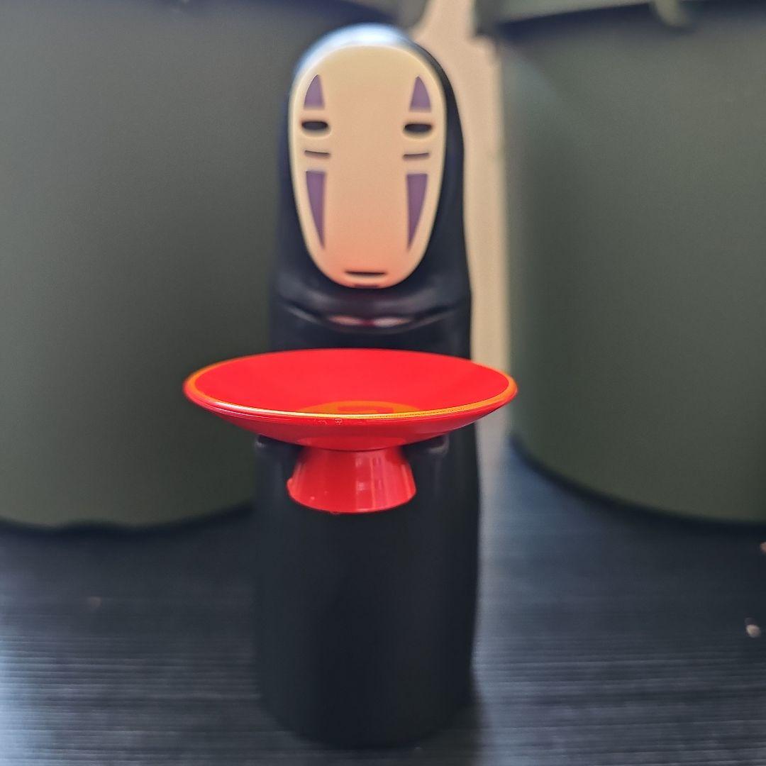 

[USED] No-Face Piggy Bank