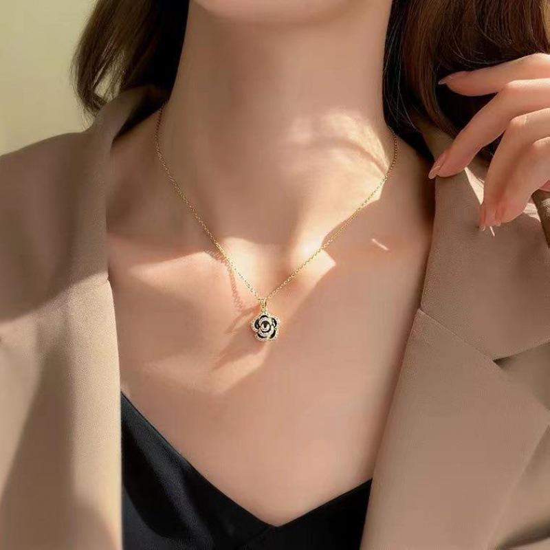Camellia Fashion Versatile High-End Celebrity Necklace - 2023 Trendy Simple Design