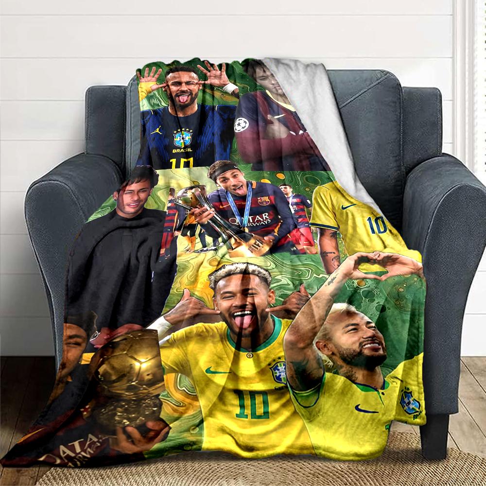 Atmungsaktive und warme Flanelldecke mit Aufdruck einer brasilianischen Fußballlegende, ein stilvolles Geschenk für Zuhause, geeignet für Zuhause, Büro und als Tagesdecke. 15a133