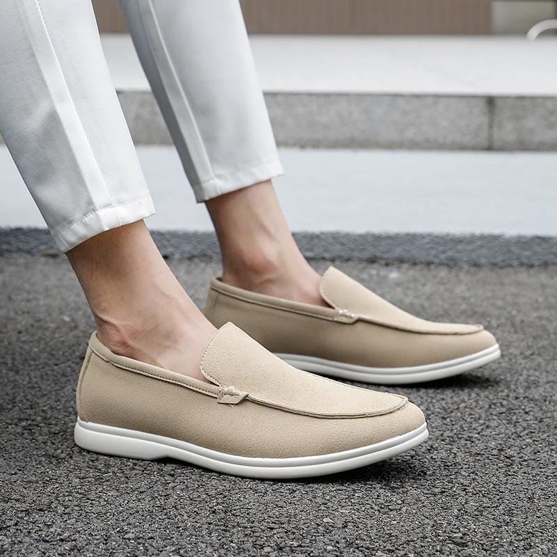 Fashion Brand Cow Suede Loafers Fashionable Gentlemen's Casual Soft Leather Driving Shoes Lightweight Low Cut Comfortable Men Lazy Shoes