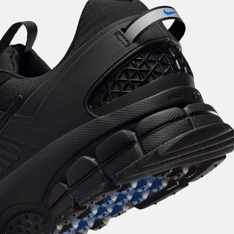 Nike Herren Freizeit Schuhe ZOOM VOMERO ROAM Sportschuhe