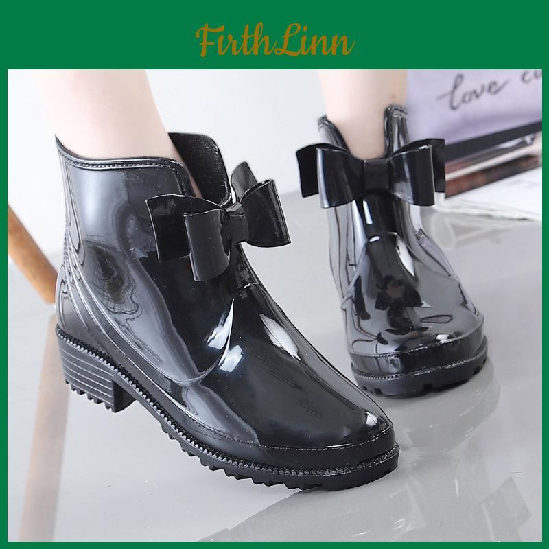 Boots New Fashion Women Rain Fashion Nonslip Womens Water Shoes Flat Bottom Women Velvet Short Tube Warm