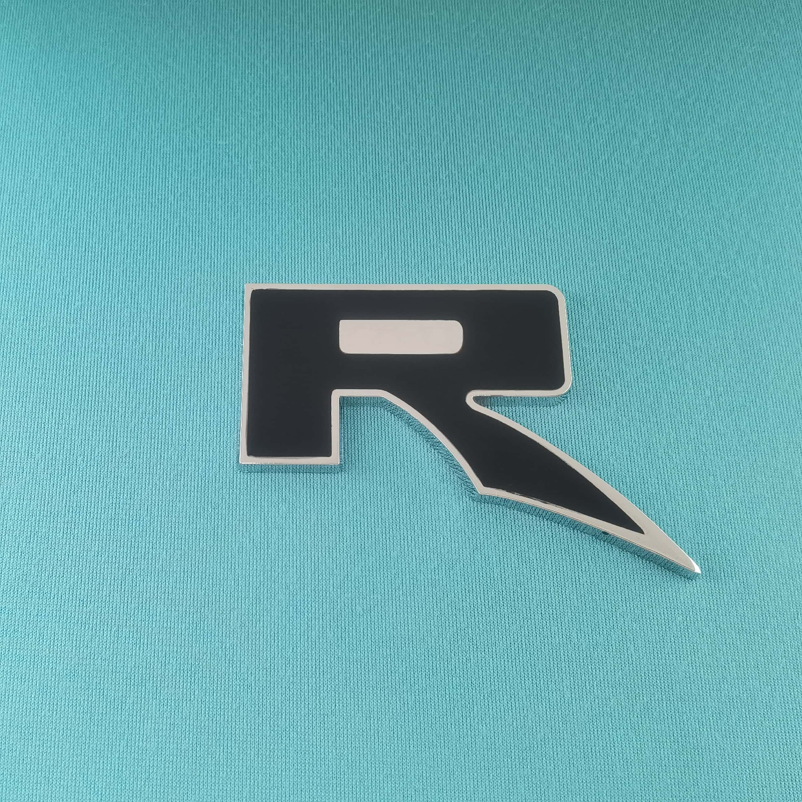 1Pc 3D Metal R Logo, Car Front Grille Badge, Car Side Fender/Rear Trunk/Car Body Emblem Sticker Badge Sticker серебряный/чёрный