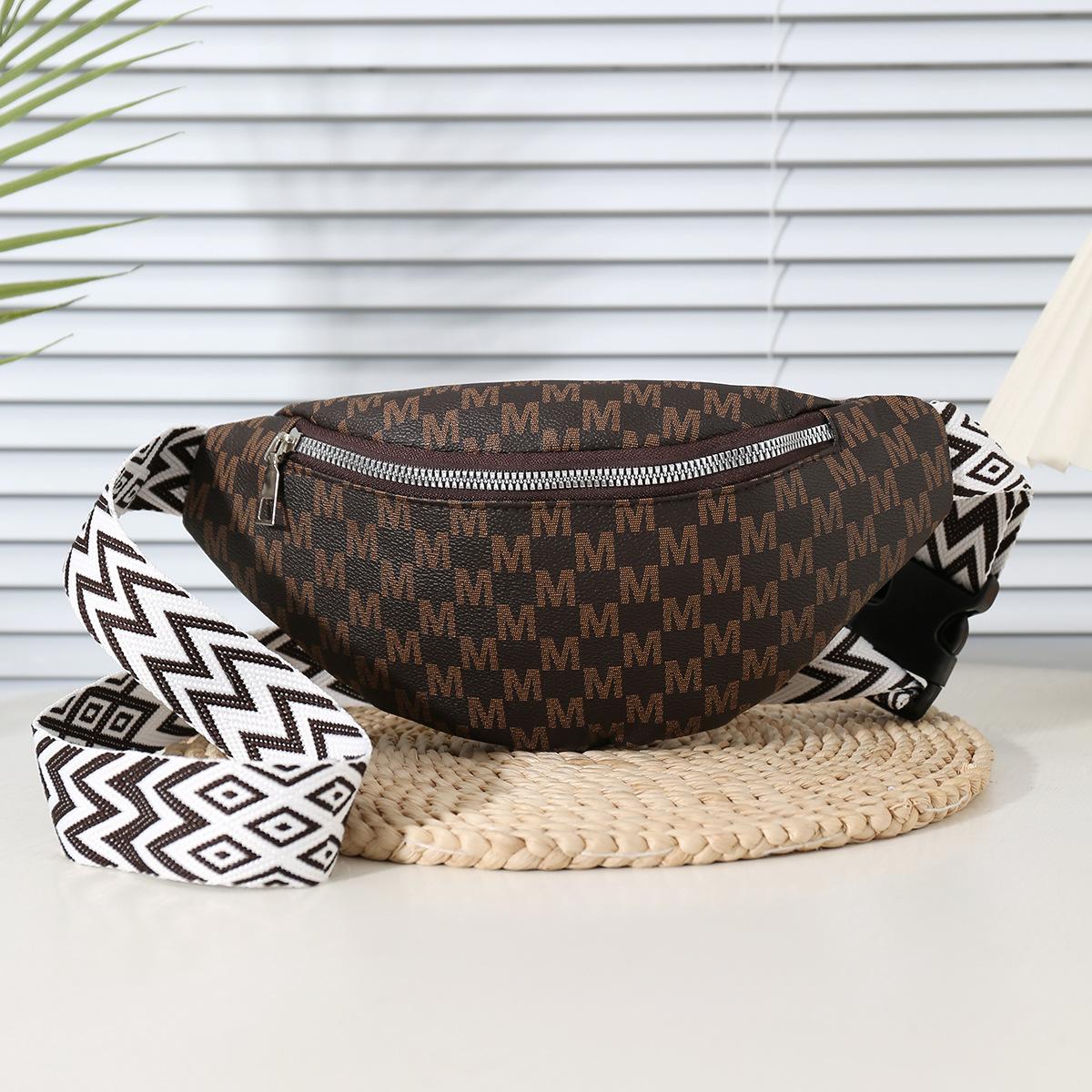 

New messenger bag women s leather simple and lightweight shoulder bag leisure travel unisex mobile phone small fanny pack