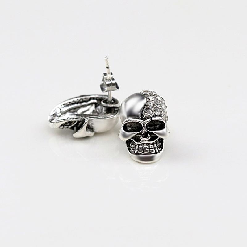 Kreativní lesklé náušnice pecky ve tvaru lebky osázené diamanty, Halloweenské módní trendové náušnice, Náušnice pro muže a ženy