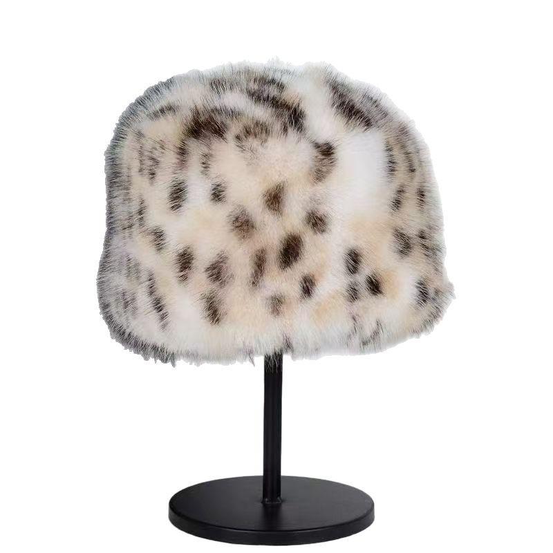 New leopard print plush hat women's Korean version versatile thickened warm and cold ear protection hat fashionable face small flat top hat