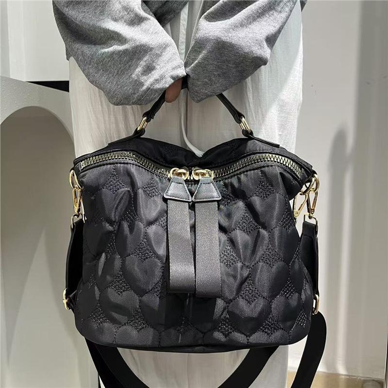 Personalized Camouflage Slit Shoulder Bag Lightweight Padded Cotton Double Zipper Trendy Messenger Handbag