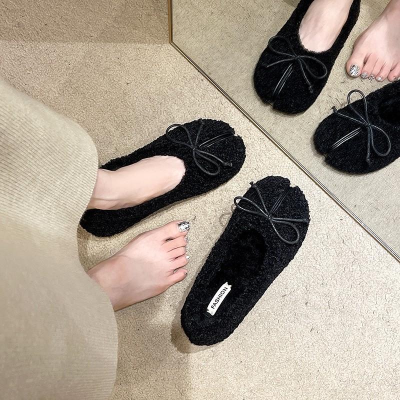 Sweet Fluffy Shoes for Women To Wear Outside Autumn and Winter 2025 New Velvet Beanie Shoes, Shallow Mouth Versatile Flat Bottom Warm Cotton Shoes