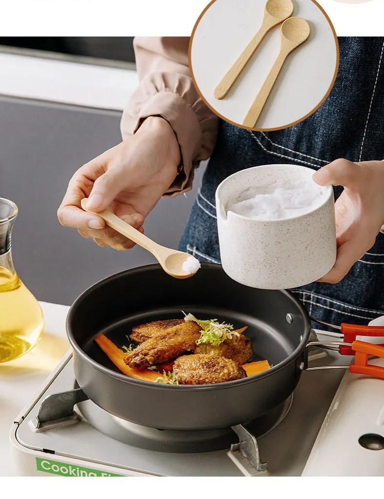 Japanese Style Ceramic Seasoning Jar Set Spice Jar Bottle With Spoon Kitchen Sugar Salt Spices Storage Box with Tray Pepper Jar