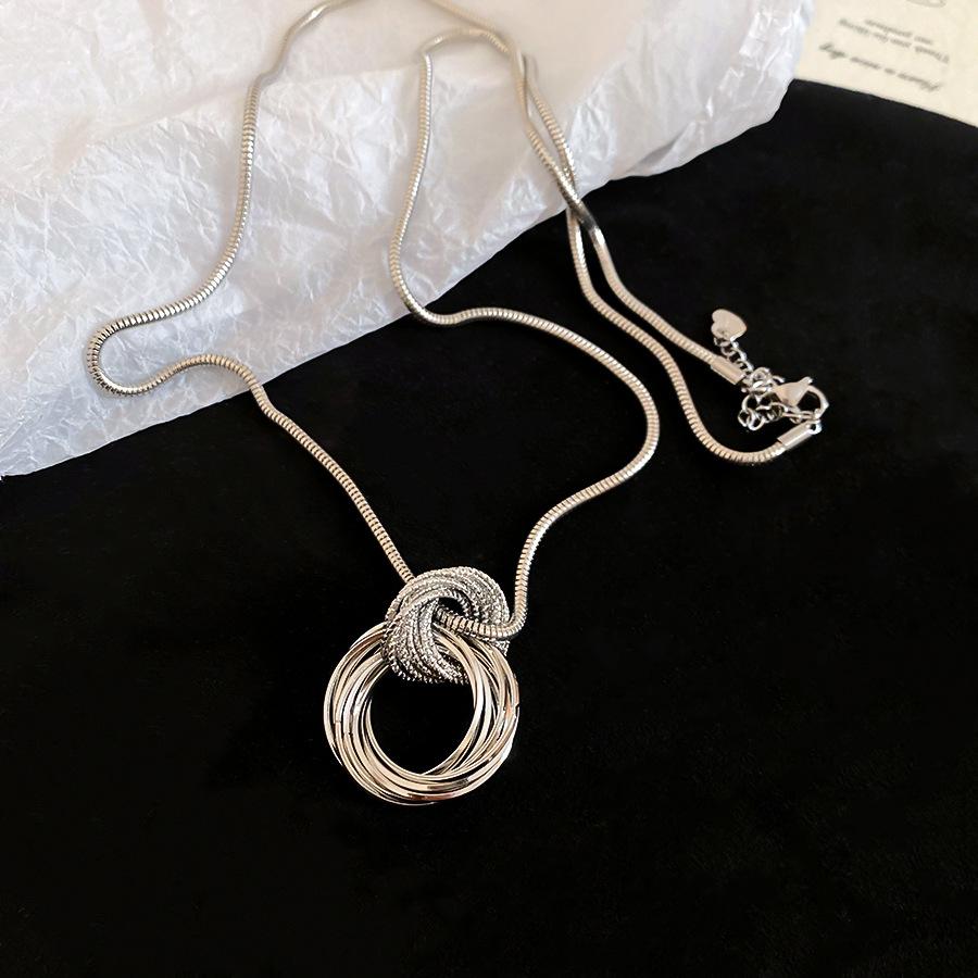 Cold Wind Round Multi-layer Pendant Circle Necklace Korean Trend Niche Sweater Chain Light Luxury Neck Chain Women