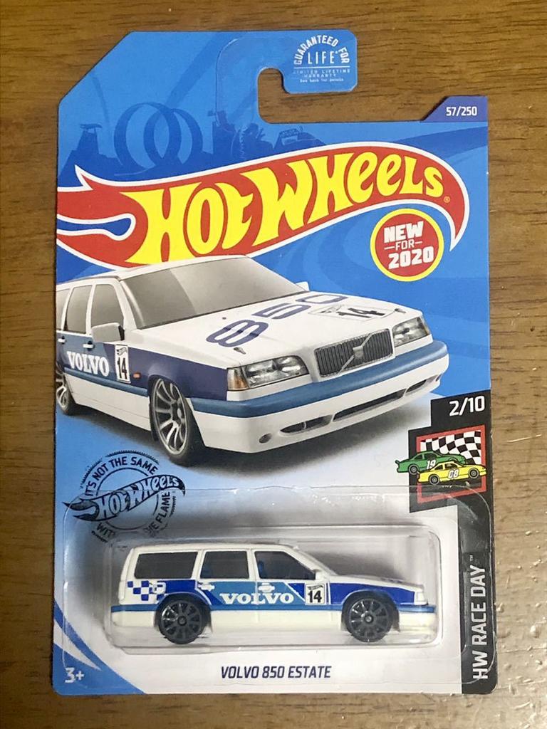Hot Wheels US Version Volvo 850 Estate Racing White