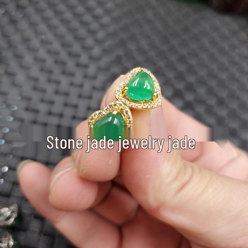 Heart-shaped Jade and Agate Earrings in Emerald Green Chalcedony золотой