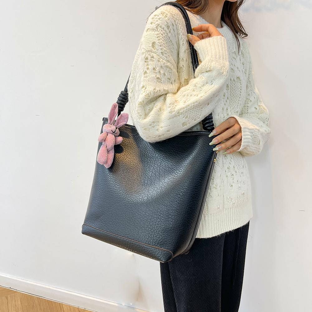 High Quality Shoulder Bag with Rabbit Pendant Ladies PU Leather Bucket Bag Solid Commuter Handbags Large Capacity Women Tote Bag