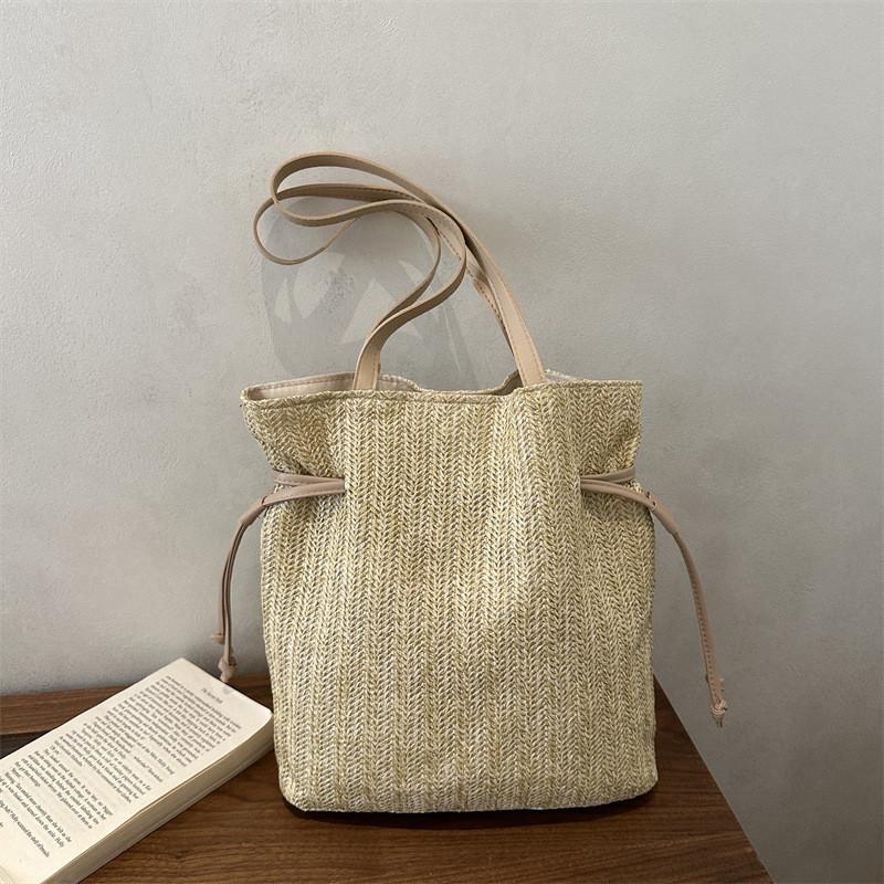 Woven Tote Bag For Women With Solid Color And Flower Pendant Design For Daily Use