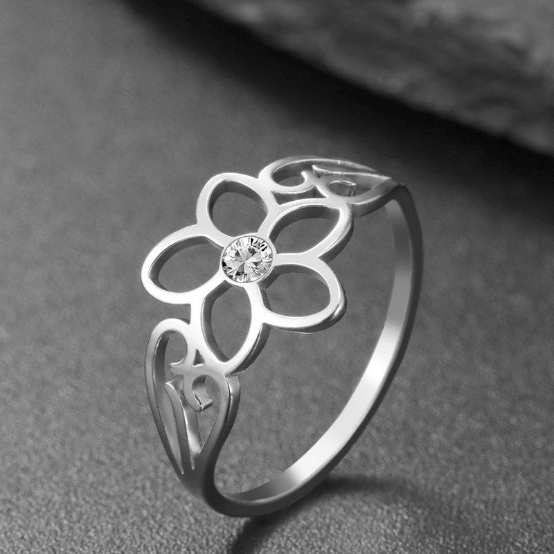 Summer Fashion Fresh Hollow Five Petal Flower Rhinestone Ring For Women Elegant Openwork Floral Band Jewelry Gift