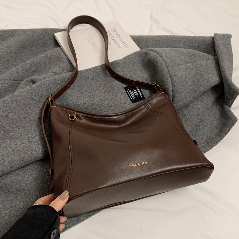 Large capacity bag women's autumn and winter versatile 2025 new simple shoulder messenger bag soft face women's commuter tote bag