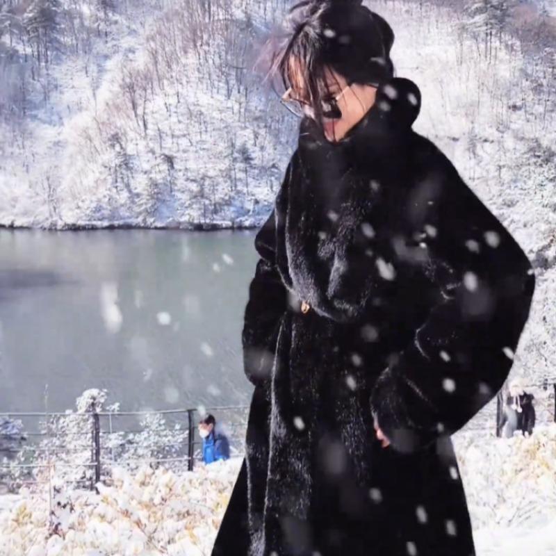 

Зимнее новое пальто из искусственного меха норки женское зеленое фруктовое воротник удлиненное до колена утолщенное пальто тренд XL (180-110kg)