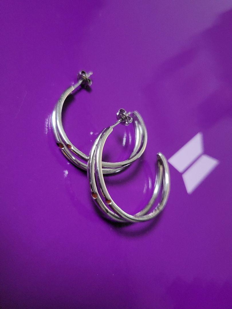 

[Б/У] BTS ДЖИМИН КРАСНАЯ РЕЗЬБА СЕРЬГА