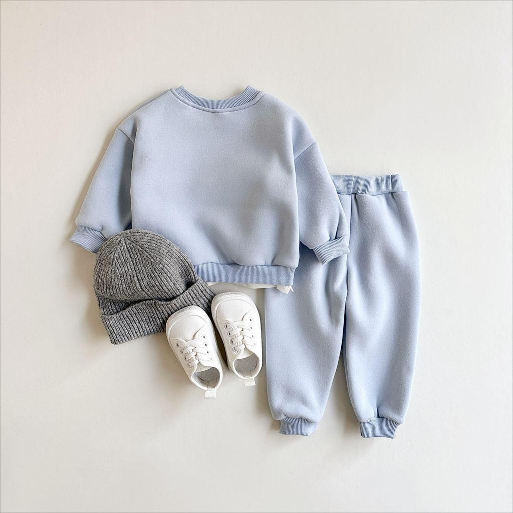 Conjunto de dos piezas para bebé niño: Sudadera con capucha y pantalones deportivos de felpa con estampado de letras para otoño/invierno.