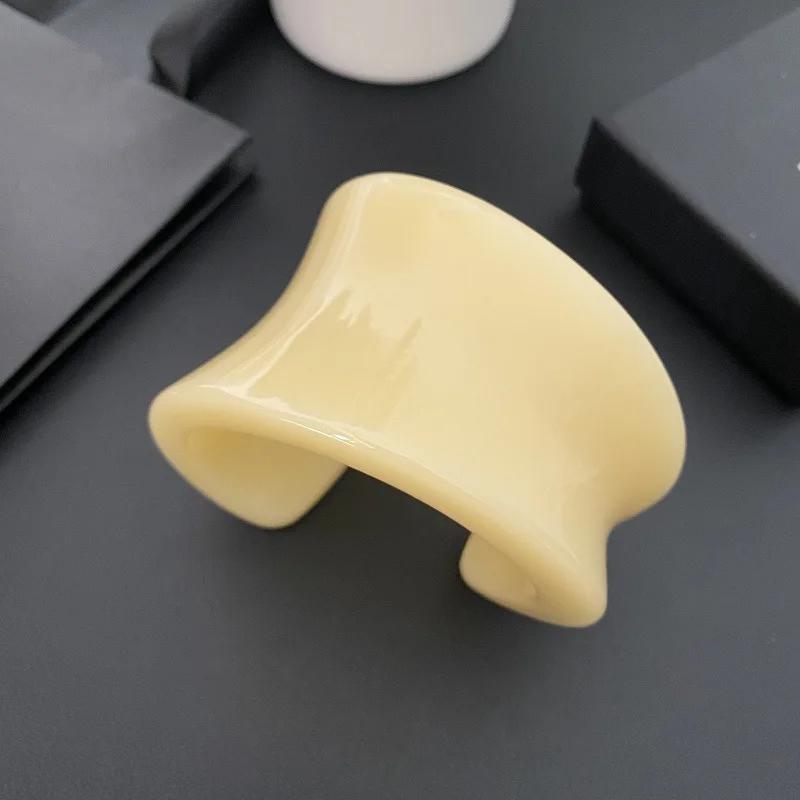 Vintage Wacky Fashionable New Irregular Transparent Opening Acrylic Resin Open Good-looking Bangles Women Exaggerated Bracelets