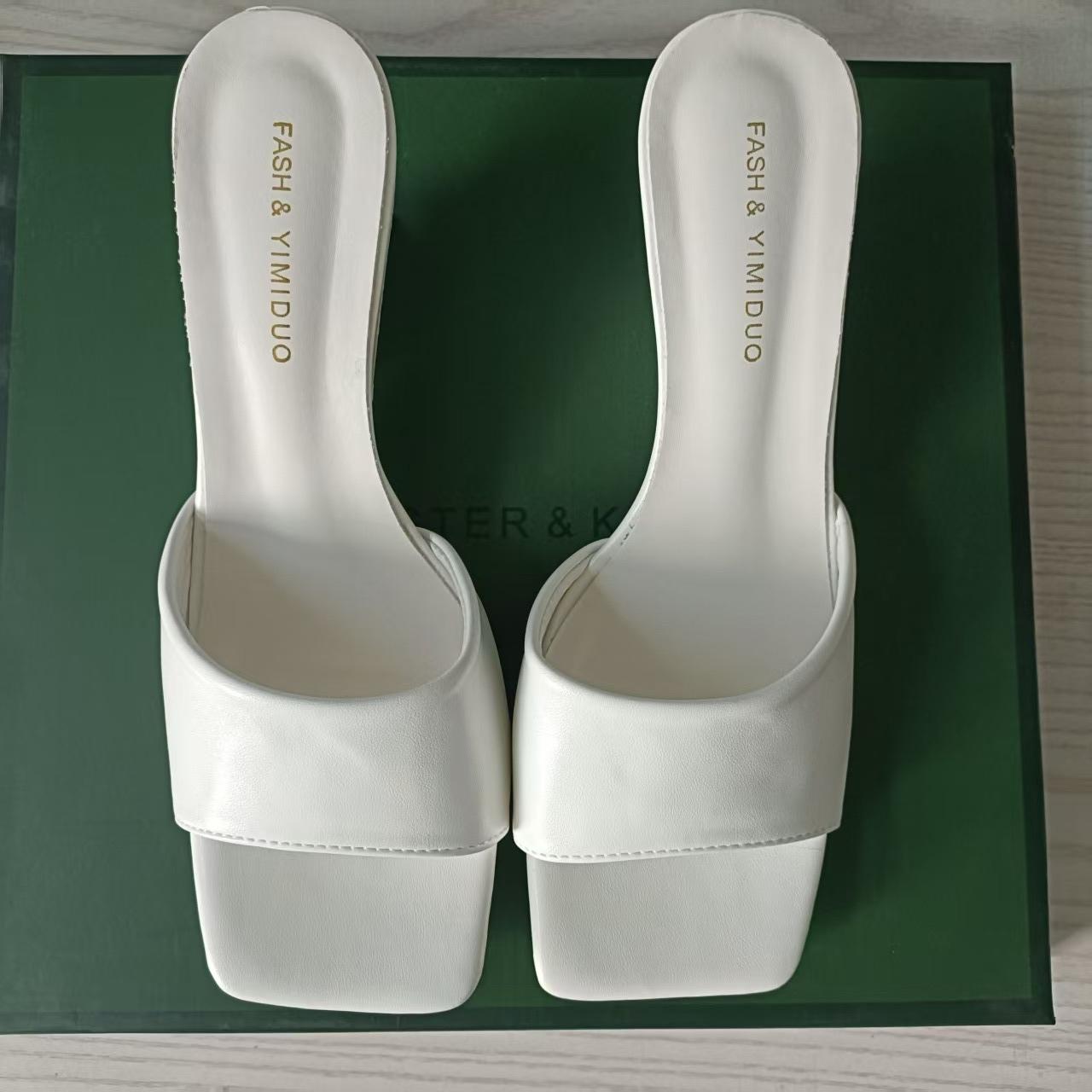 

Туфли-шлепанцы на высоком каблуке с квадратным носком и необычным каблуком, женские для ношения на улице, с открытым носком, стильные босоножки на высоком каблуке 40 белый