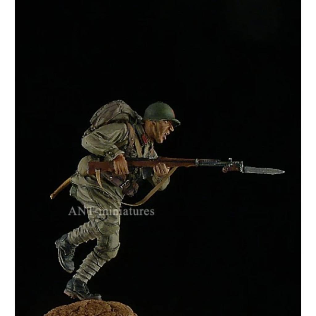 1/35 resin figure unpainted model kit, military theme, Soviet soldier, unassembled and unpainted GK MODEL