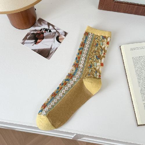 Ethnic Style Retro Women Socks Flower Embossment Harajuku Vintage Cotton Long Socks Autumn and Winter Japanese Middle Tube Socks