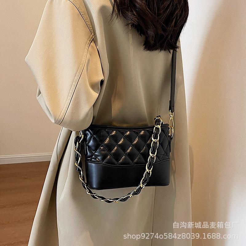 Summer Fashion Rhombus Chain Bag Women's 2025 New Internet Celebrity Color-blocking Shoulder Underarm Bag Popular Crossbody Bag