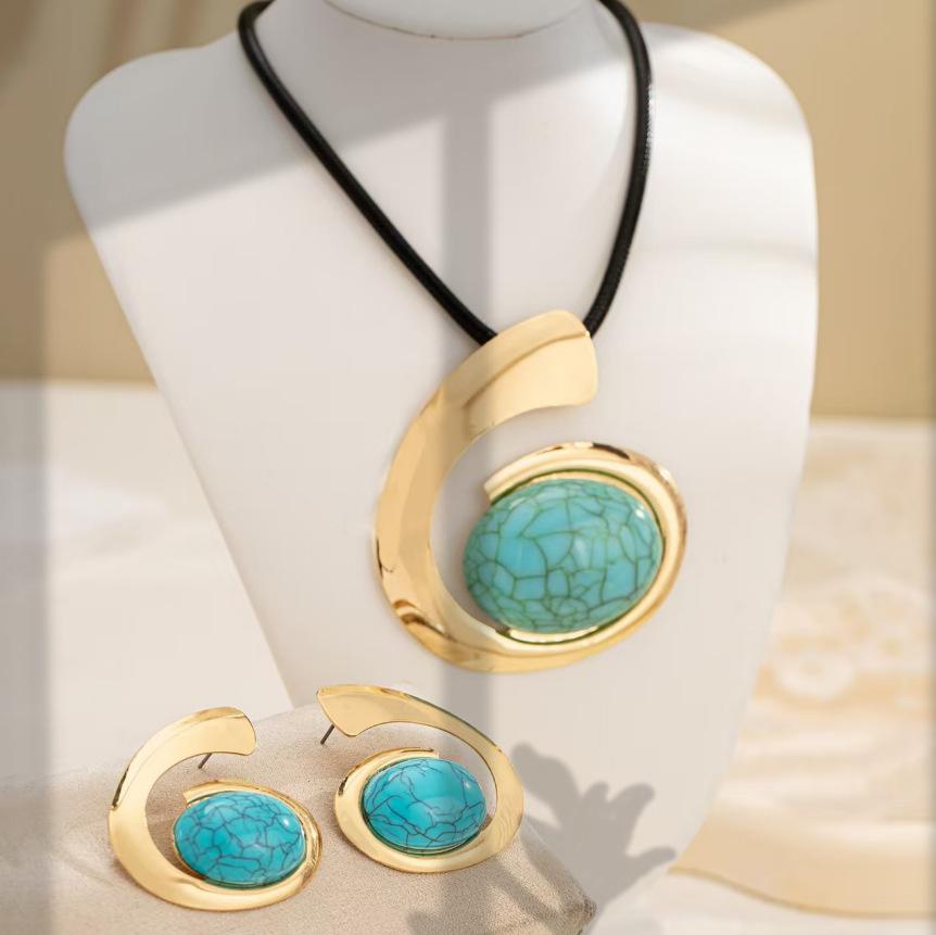 New, fashionable exaggerated spiral snail personalized design pendant necklace stud earrings necklace set
