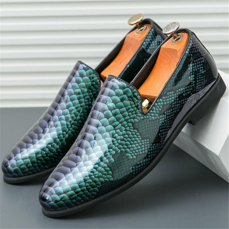 Trend New Men's Serpentine Patent Leather Casual Shoes Male Slip On Loafers Wedding Dress Homecoming Footwear Zapatos Hombre
