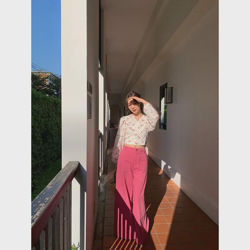 Interpretation of Beauty: 2025 Spring French Romantic Lace-Up Floral Puff Sleeve Top