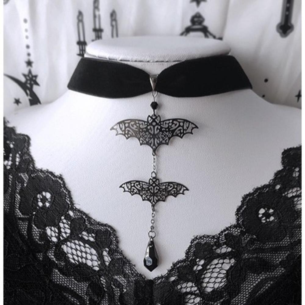 Gothic Two Black Hollowed-out Vampire Bats Pendant Velvet Necklace for Women Halloween Party Wiccan Decor Jewelry Accessory Gift