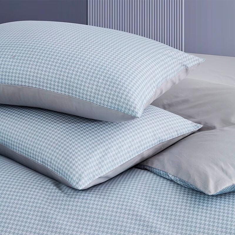 LUOLAI All-Season Convertible Nano Fiber Duvet Set