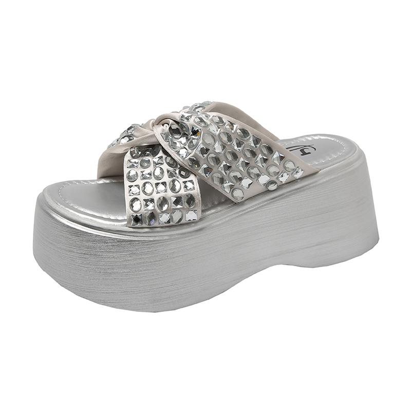 

Летние тапочки со стразами, женские сандалии на толстой подошве, модные женские туфли на танкетке высотой 8 см, женские туфли на плоской подошве с открытым носком, пляжные шлепанцы 34 серебряный