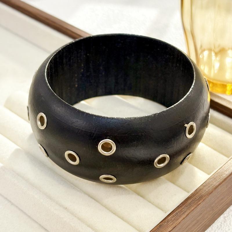 Vintage Ethnische Holzarmspange für Damen Punk Geometrisch Nietenperlen Breite Armreifen Übertriebener Handschmuck