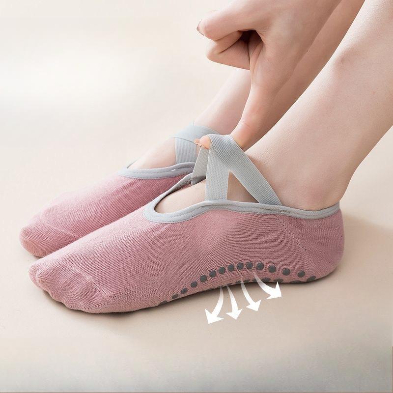 

Female Spring and Autumn Professional Non Slip Yoga Pilates Exercise Fitness Dance Indoor Floor Socks 1 pair чорний