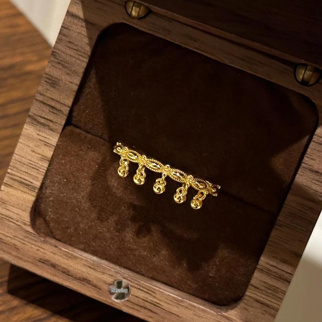 Exquisite Ancient Style Amethyst Rattle Ring - Unique Luxury Women's Fashion Accessory