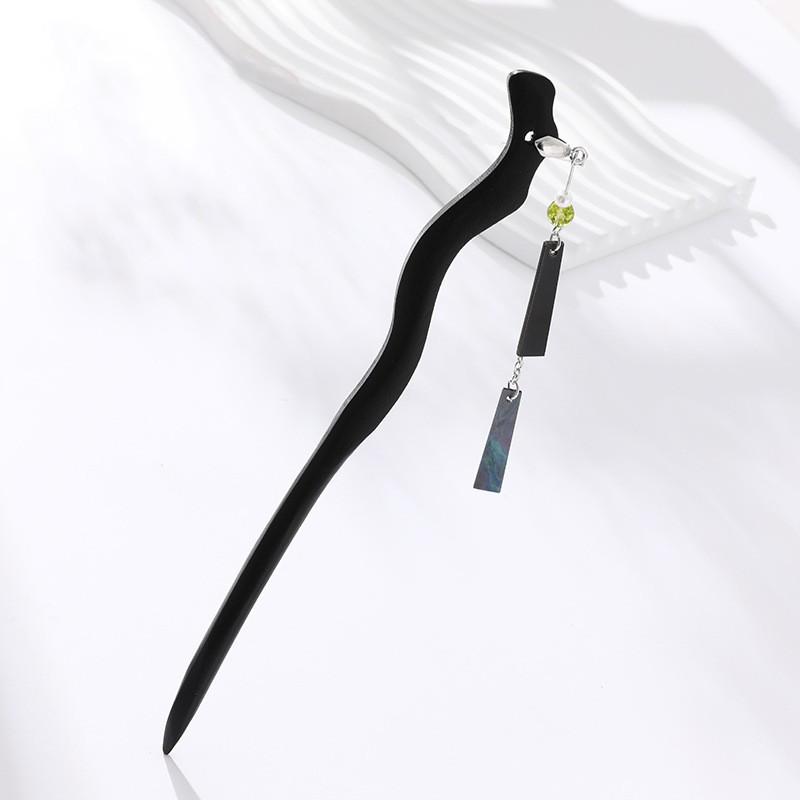 Diamantbesetzte Haarnadel mit Lotusquaste: Eleganter chinesischer Stil mit Perlenblumen- und Friedensschloss-Design, perfekt für Frauen.