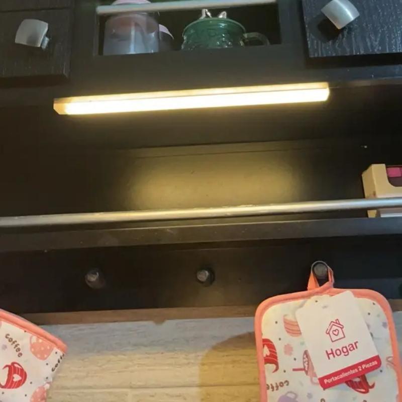 4 Multi Size Magnetic LED Motion Sensor Lights, Rechargeable Cabinet Lights,used for Bedrooms,kitchens,corridors,stairs,wardrobes,garages,bathrooms