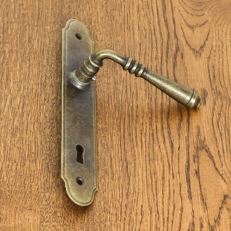 DEVON Door Handle with Key Plate 90mm ANTIQUE GOLD