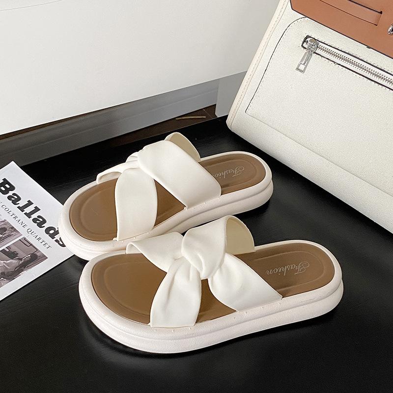 Fashionable Summer Women's Slippers Pearl Casual Beach Shoes Indoor Anti-Slip Outerwear Home Use PVC Sole Female Footwear