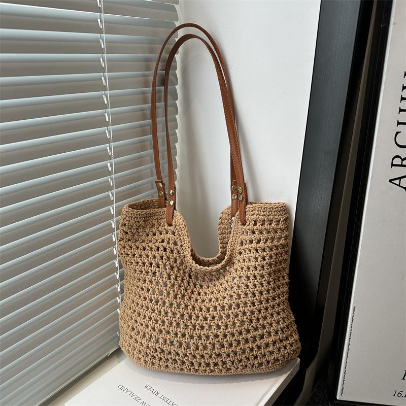 Large Capacity Woven Bag Women's 2025 New Autumn Seaside Vacation Beach Bag Underarm Straw Woven Tote Bag